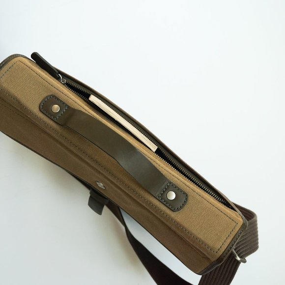 NWOT Skagen water resistant canvas messenger bag / briefcase - Picture 10 of 11